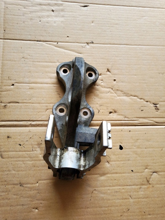 Supporto Supporti motore usato VOLVO XC90 II 2.0D OE
