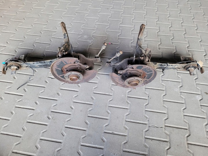 Mozzo FUSELLO perno mozzo posteriore posteriore Destro AWD 4X4 VOLVO XC60 e 2.4 D5
