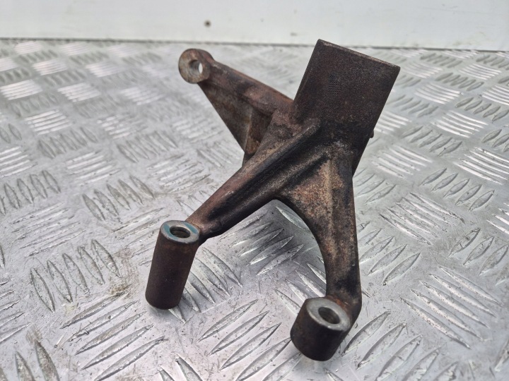 Supporto motore staffa fissaggio Mercedes E300d W213 A6541422000 OM654.920