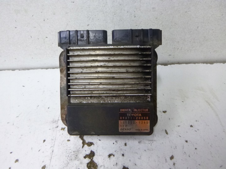 control unit WTRYSKIWACZY TOYOTA COROLLA AVENSIS T25 2.0 D4D 89871-20050 DENSO