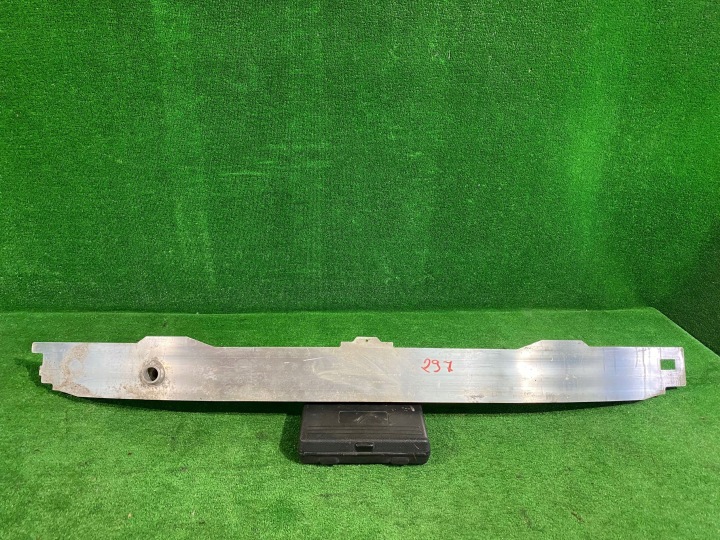 Traverse pare choc Avant Avant BMW 1 F20 F30 2 F22 F23
