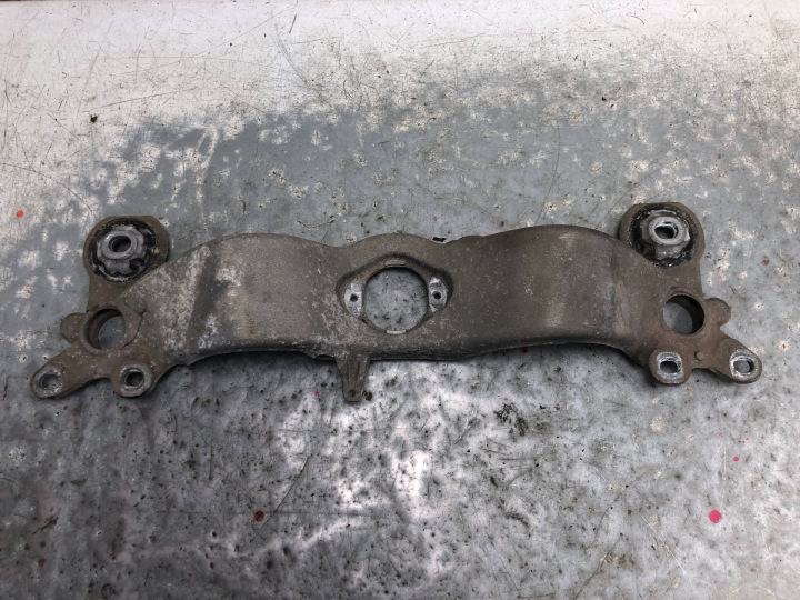 Stütze Halter Getriebe AUDI A4 B6 8E0399263AL