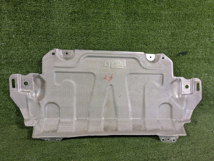 Couverture tablier moteur TERMICZNA de l’échappement TLUMIKA VOLVO XC40 NR.27