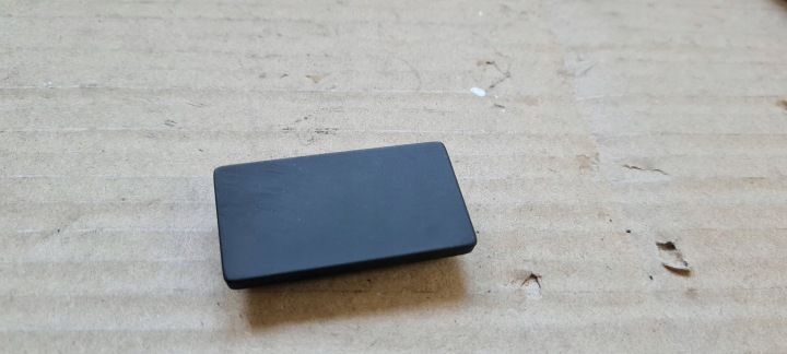 SQ8 4M Q8 Verschlußstopfen Blende Abdeckung Grill GRILA der Stoßstange vorne 4M8807968