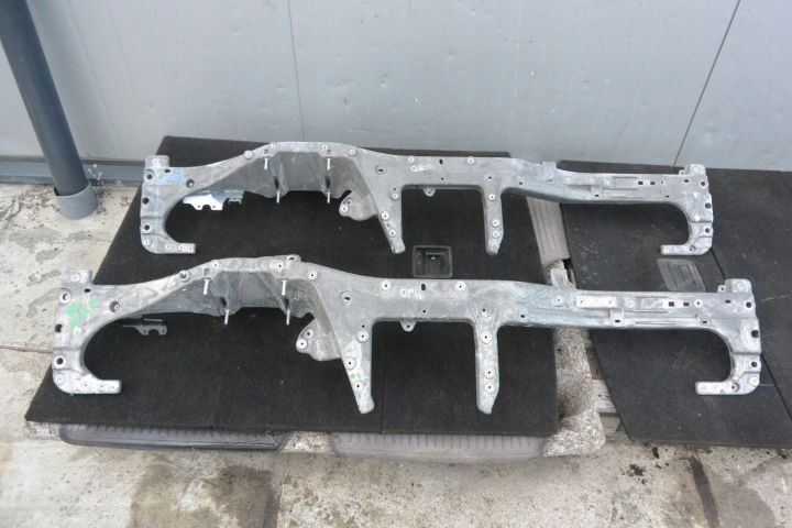 SUPPORT DU TABLEAU DE BORD MASERATI QUATTROPORTE GHIBLI EU