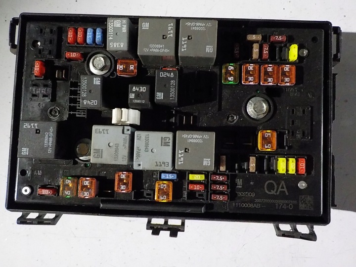OPEL ASTRA J BSI modul UCH 13302309 QA