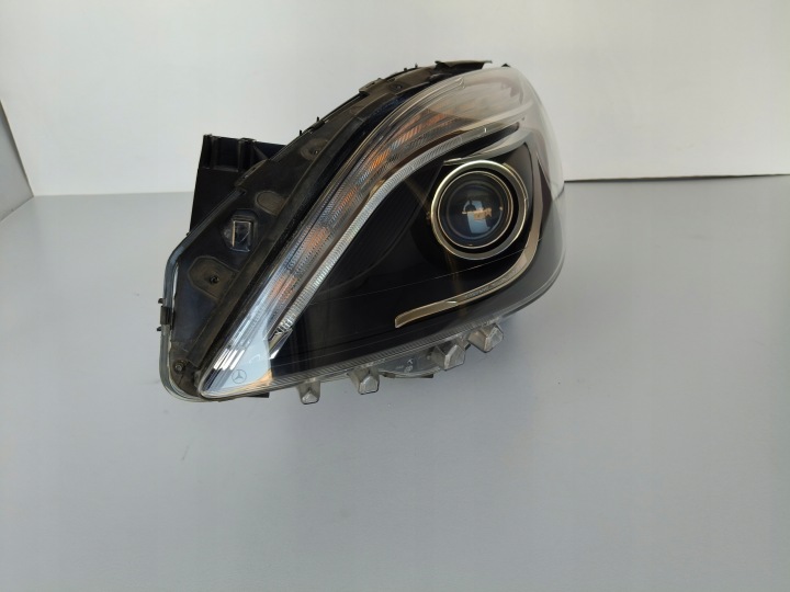 Licht links REFLEKTOR MERCEDES B-KLASA W246 11-14 XENON LED ILS