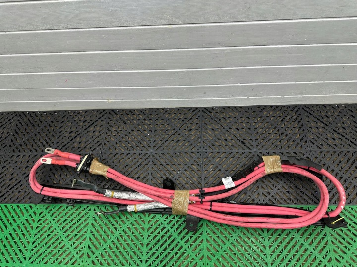 svorka plusová BMW 5 G30 G31 6807322