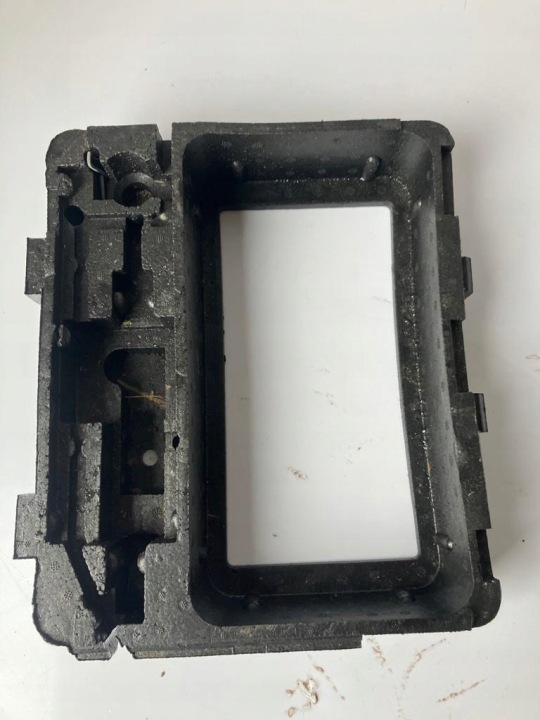 WKLAD polystirene boot PEUGEOT 3008 HYBRID4 9672614580