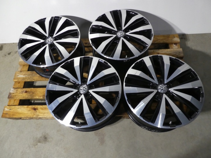4X CERCHI CERCHI RUOTE VW AMAROK 2H6601025F 5X120 20CALI