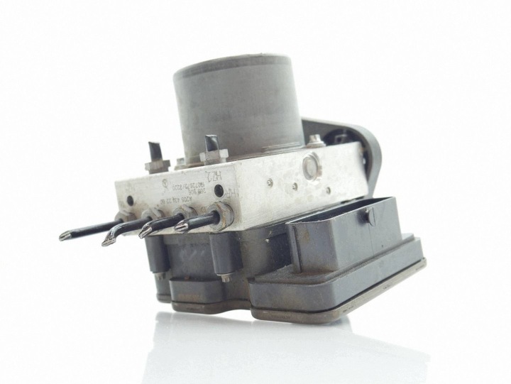 brake booster ABS ESP plus MERCEDES C W205 C63 4.0 V8 AMG A2054312200