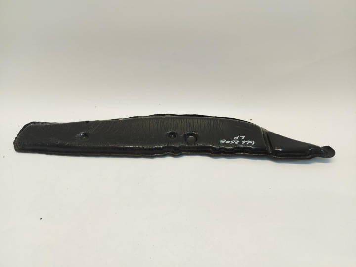 Mercedes GLA 250e LIFT soundproofing of a fender left front A2478854300