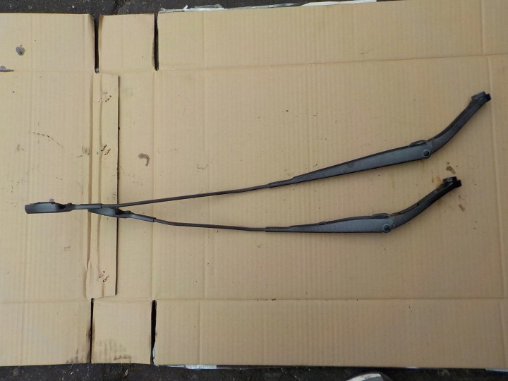 wiper arm front komplet fiat 500L 2013r 51883629 51883631