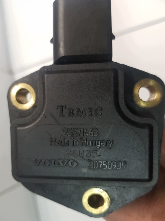 VOLVO S70 V60 2.4 D5244T sensor of the level oil 30750939 25571463