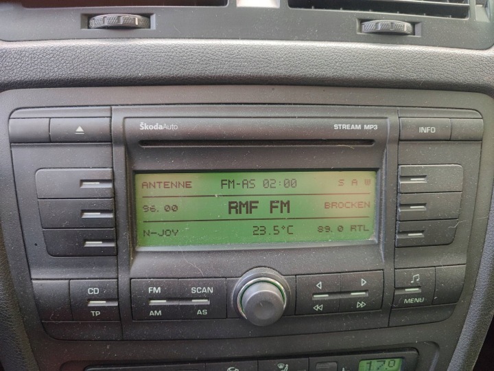 SKODA OCTAVIA II RADIO FABRYCZNE CD MP3 + KOD 1Z0035161C