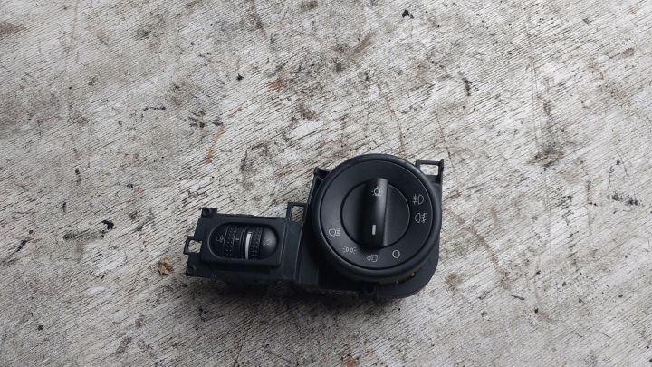 Volkswagen TOUAREG 7L 03 - 10 R .OE 7L6858903T