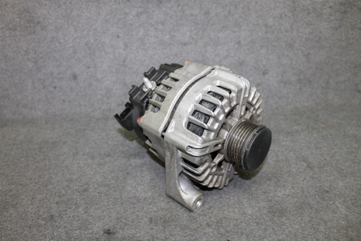 BMW F30 F32 F33 F34 F36 F15 F16 2.5D 3.0D 3.5D N57 Alternateur 220A 8570675
