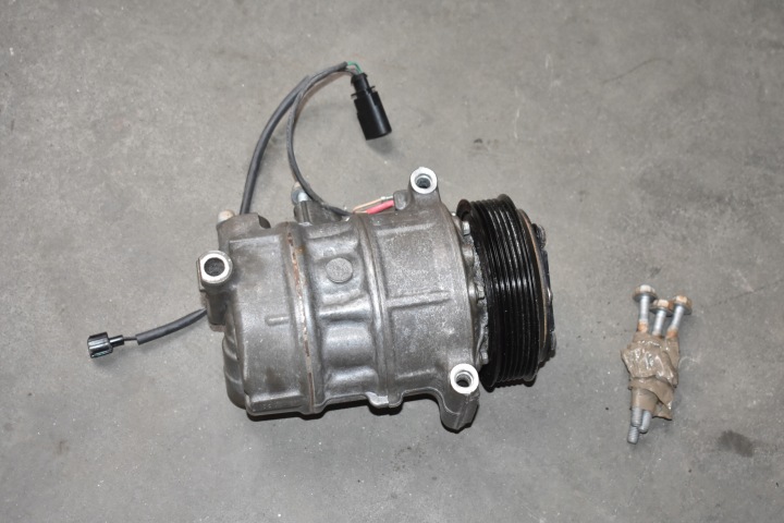 Compresseur Climatisateur air conditionné PORSCHE 718 982 1