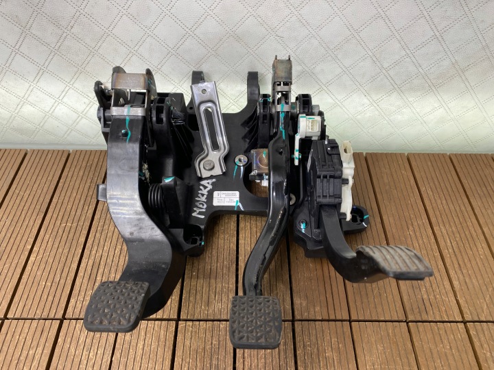 OPEL MOKKA A 12-18 1.4T pedali , pedale freno frizione del gas / del liquido 42343855 EUROPA