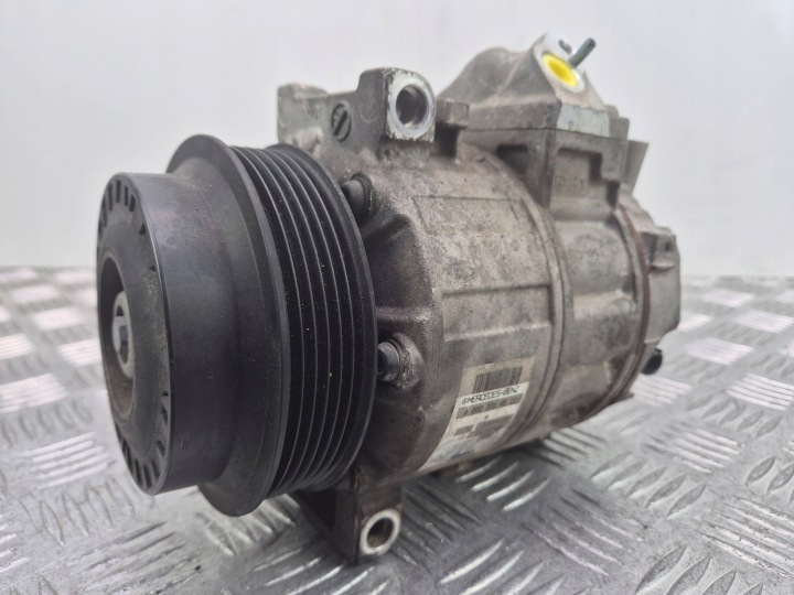 Mercedes C250 CGI W204 compressor of the air conditioning A0022304511