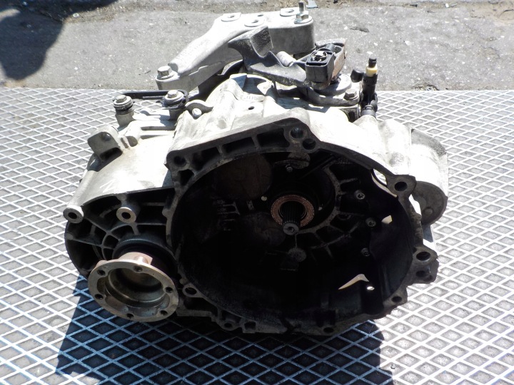 VOLKSWAGEN PASSAT B6 2.0 TDI Getriebe KXZ