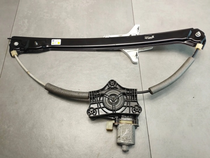 Skoda Superb 3V mechanism left rear part 3V0839461