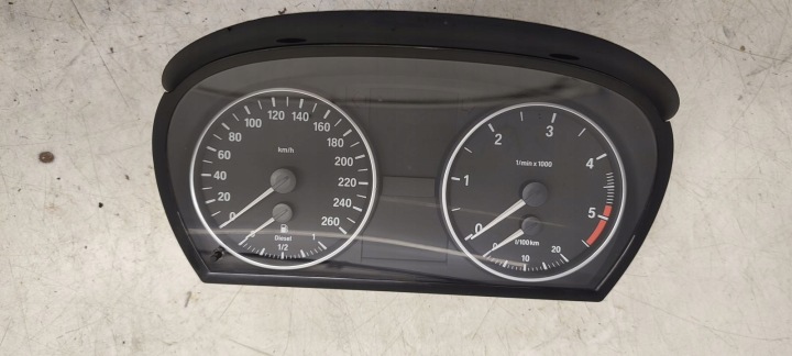 budíky BMW E91 2,0D