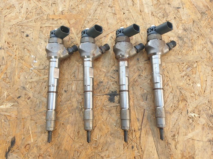 nozzle VW AUDI 2.0TDI 04L130277K 0445161455