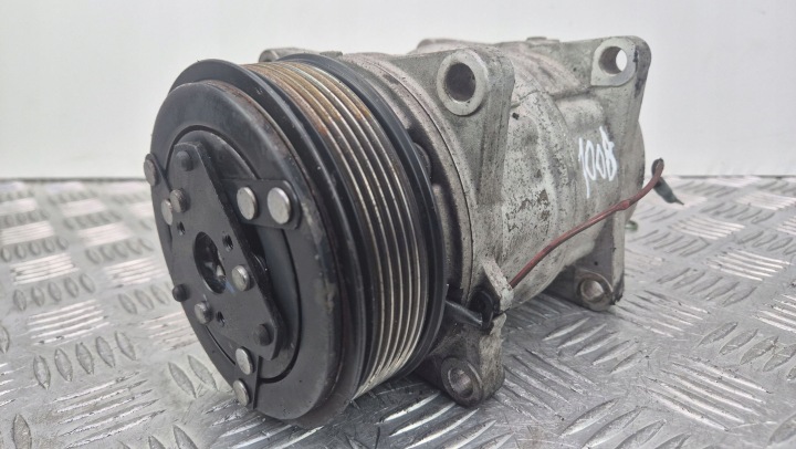 compressor of the air conditioning mercedes Sprinter W907 W910 03935853 OM651958