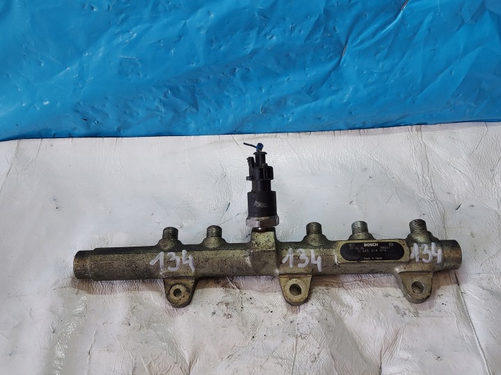 Rampe injection FIAT STILO 1.9 JTD 0445214016