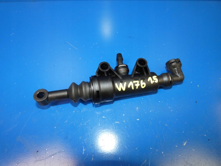MERCEDES A KLASA W176 pump of the clutch WYSPRZEGLIK