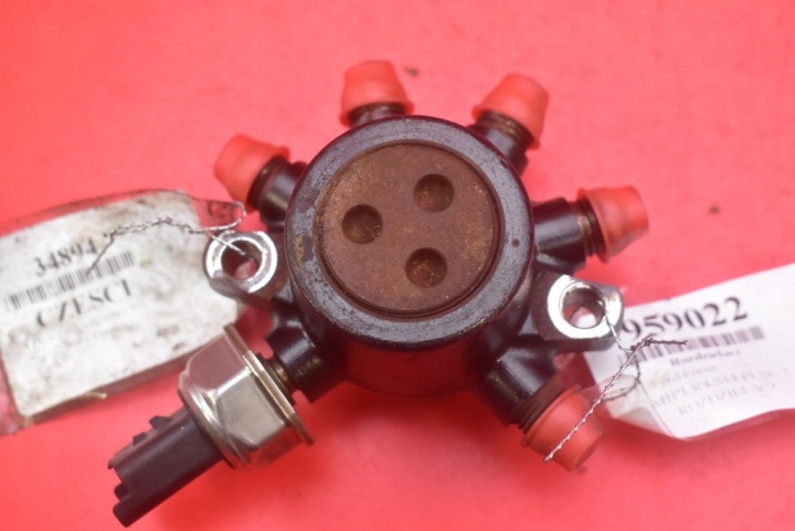 ROZDZIELACZ carburante 4M5Q9D280DA FORD FOCUS MK2 1.8 TDCI 116 KM 04-08