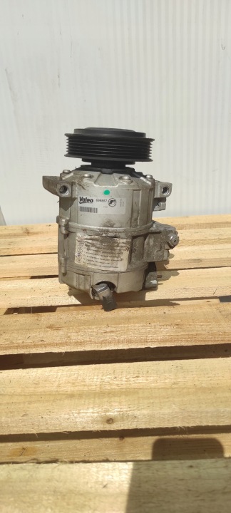 compressor of the air conditioning Seat Altea 2.0 TFSI VALEO 699857