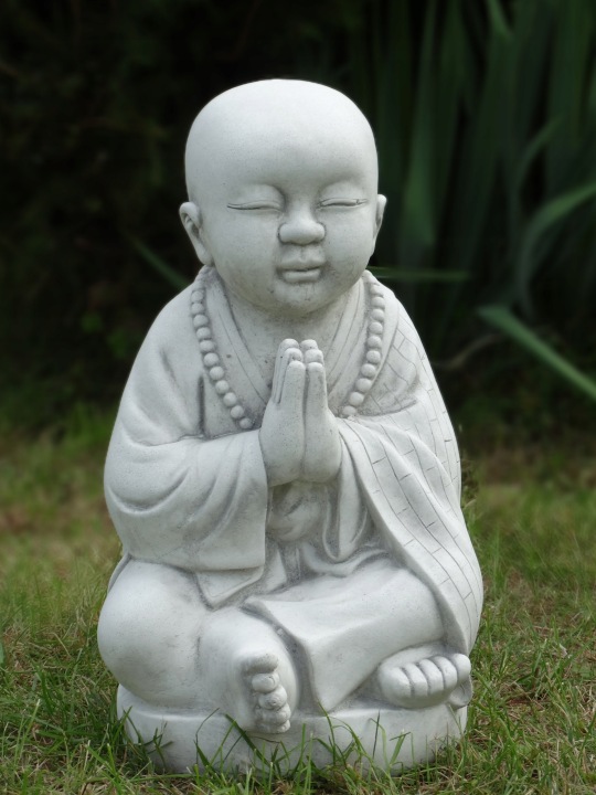 Betonová zahradní figurka Buddha sochy do zahrady