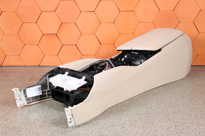 BMW G30 G31 G32 TUNEL media bracciolo CANBERRABEIGE EUROPA