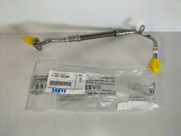 oil line of the turbine BMW 5 G30 G31 17- BMW 5 F90 M5 BMW 7 G11 G12