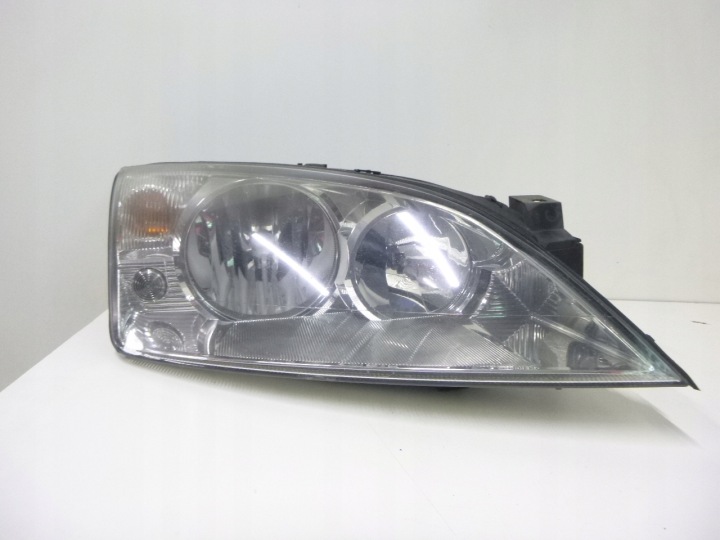 light front Ford Mondeo III Lift 2005r.