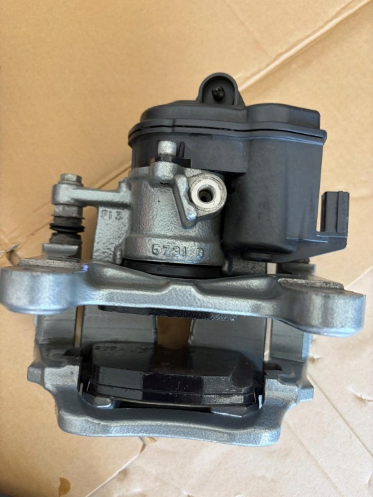 Audi RSQ8 Frenos cerámicos cerámicos clamp 13