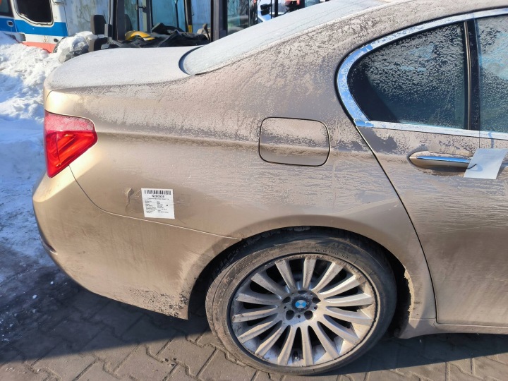 Radhaus Längsträger Kotflügel rechts heck NIE LONG BMW F01 730D