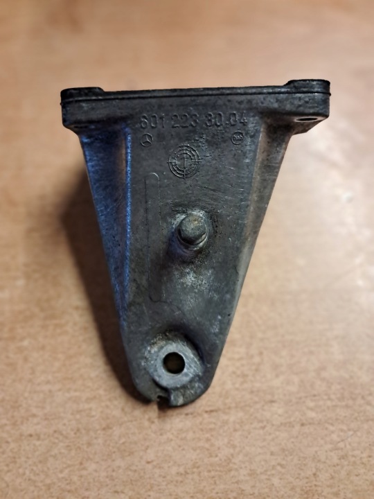 Supporto motore staffa fissaggio MERCEDES W124 2,5 6012233004