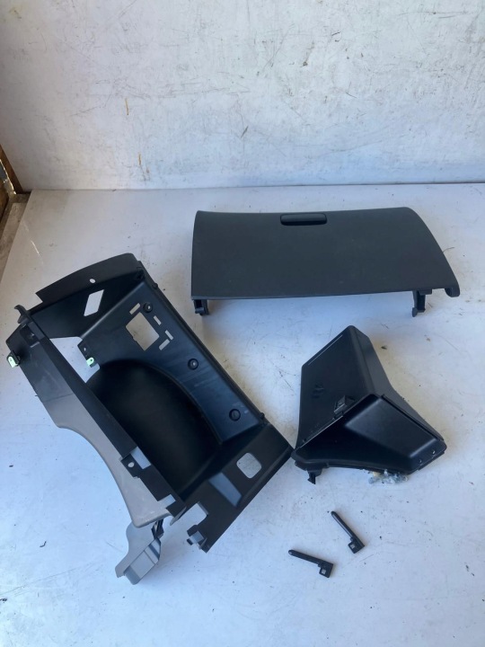 passenger compartment of the passenger PEUGEOT 5008 and EUROPA