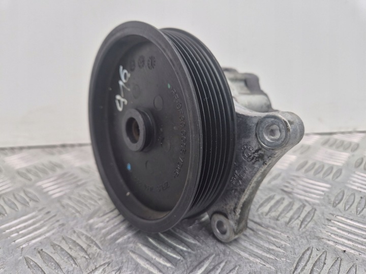Mercedes C250 CGI W204 Électrique Pompe direction assistée Volant A0064667501