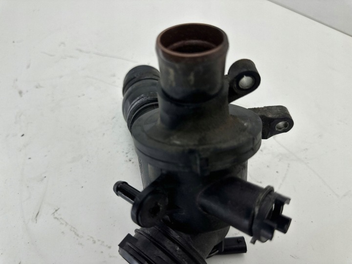 Θερμοστάτης περιβλήματος A6512001500 Mercedes w204 2.2 CDI 11