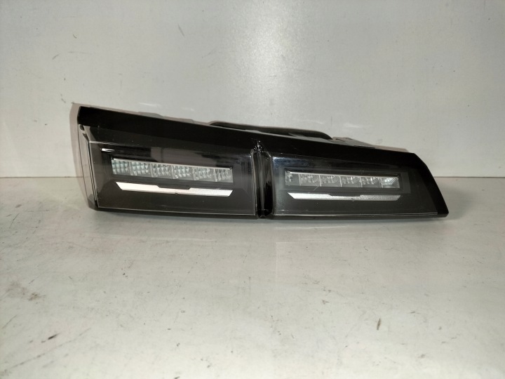 LICHT HINTEN HECK LINKS PEUGEOT 308 III T10 21
