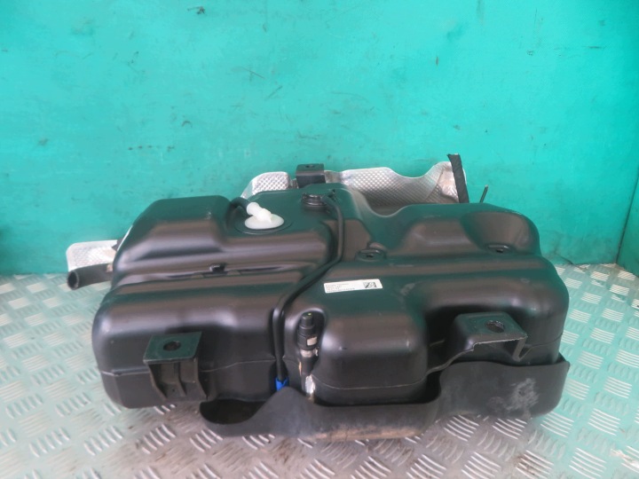 réservoir gaz ADBLUE RENAULT MASTER OPEL MOVANO 2.3 24R 172A21178R