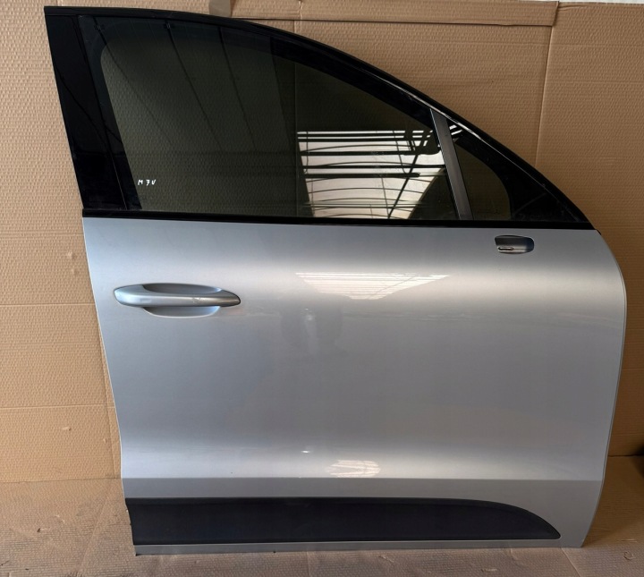 IDEALNE dvere predok predné pravé PORSCHE MACAN farba M7U 1