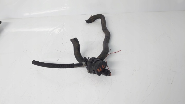 MERCEDES W212 E-KLASA supplementary pump circulation of water A2128301896