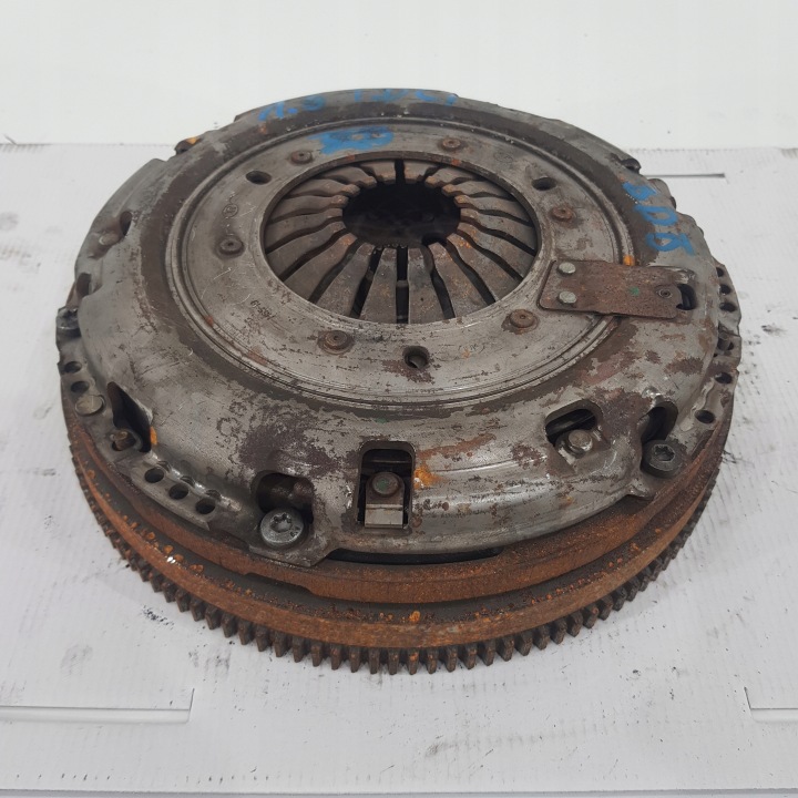 KUPPLUNG DRUCKPLATTE REIFEN RAD SCHWUNGRAD FORD FIESTA 1.6 TDCI 8V