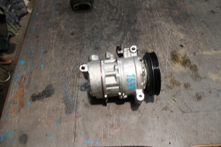 1639. Compresseur Climatisateur air conditionné AUDI 8W0816803A