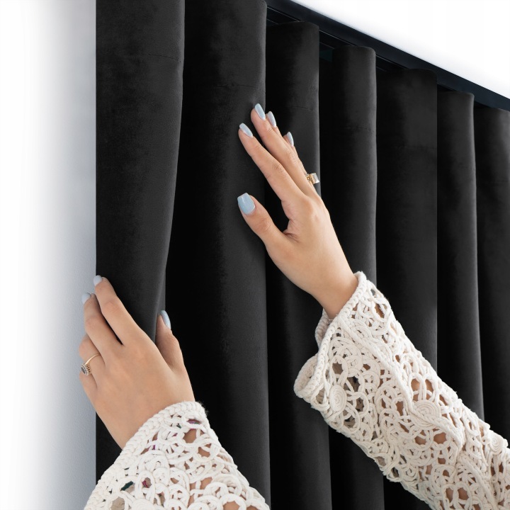 Filumi Závěs velvetová matná wave páska jídelna Černá 530x250